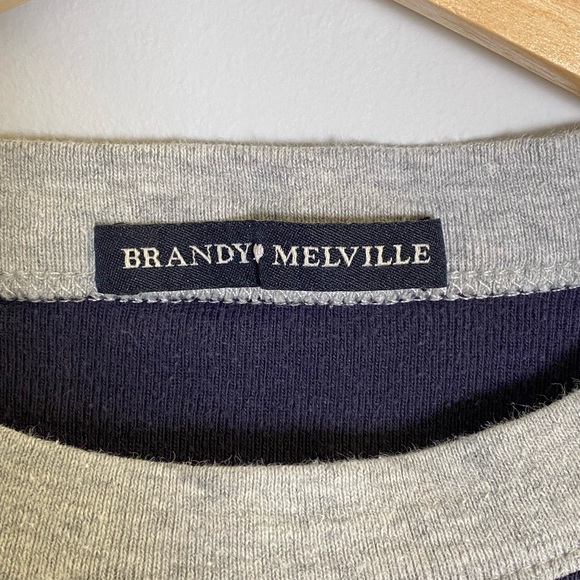 BRANDY MELVILLE Georgetown T-Shirt - Picture 4 of 5